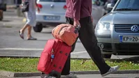 Država pravi, da je treba omejiti kratkotrajno oddajanje stanovanj, 
stanodajalci pa menijo, da naj bo turistom omogočena svobodna 
izbira.