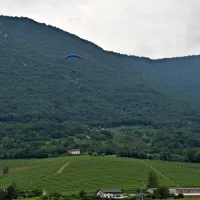 Reprezentanco so nekateri padalci pozdravili z usklajenim pristankom...

