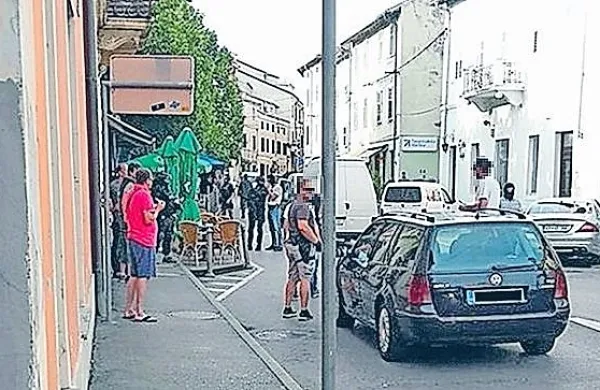 V začetku poletja 2016 so kriminalisti in policisti zaradi domnevne 
ugrabitve in izsiljevanja Izolana izvedli aretacije na izolski tržnici. 
(fotografija je iz arhiva PN)