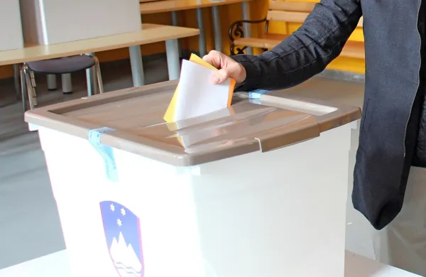Do 16. ure nekaj manj kot 26-odstotna volilna udeležba