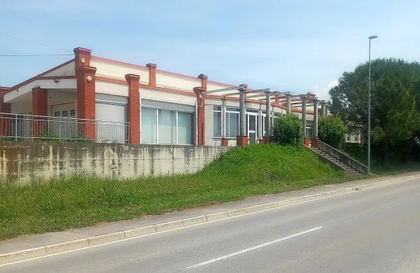 Nepremičnina, v kateri je bilo nazadnje skladišče družbe Gea 
produkt, bo 9. julija naprodaj na  javni dražbi.