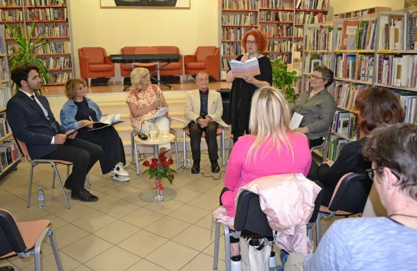 Ljubezen med generacijama skozi poezijo
