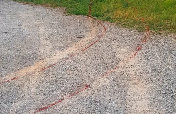 Na sežanskem terminalu je v soboto zavrela kri med gradbenimi 
delavci, makedonskimi državljani. Menda naj bi se sprli zaradi 
neporavnanih dolgov.  F