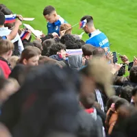 Slovenski reprezentanti so podpisovali avtograme.
