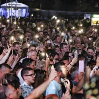 Nina Pu&scaron;lar in Petar Gra&scaron;o otvorila poletno koncertno sezono (FOTO)