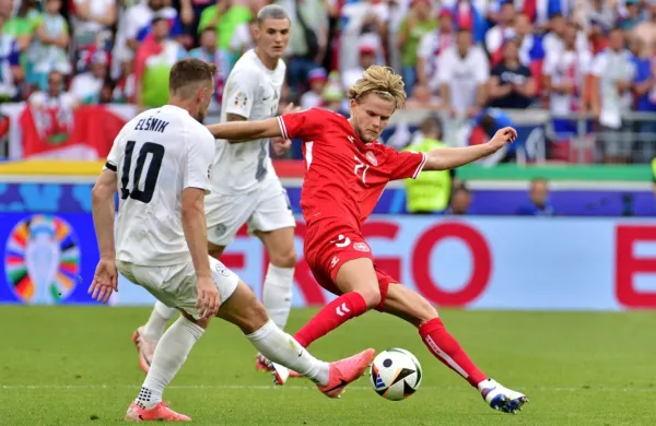 Slovenska nogometna reprezentanca za uvod EP igrala 1:1 z Dansko