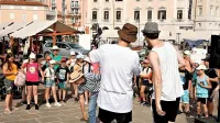 Društvo Škver je v dveh letih delovanja skozi različne dogodke že 
večkrat povezalo občane, kar bo storilo tudi ta petek pred 
Gledališčem Tartini.  