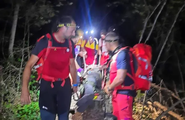 Gradi&scaron;ka tura: slabotnega srbskega pohodnika ponoči prenesli do kampa