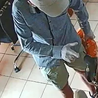 Policisti i&scaron;čejo roparja menjalnice (FOTO)