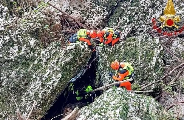 Gasilci so včeraj v Nadiži pri Premarjagu našli še truplo 25-letnega 
Cristiana Casiana Molnarja.