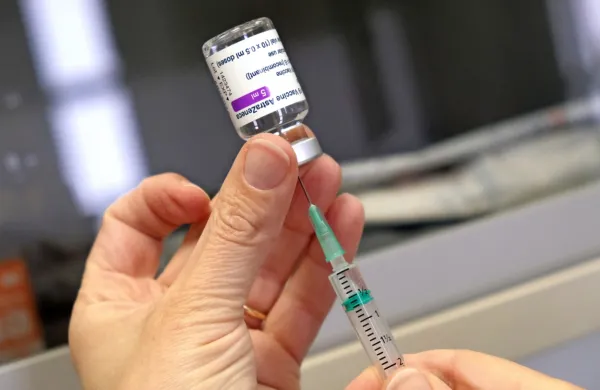 Za cepiva proti covidu-19 sredstva &scaron;e naprej iz proračuna