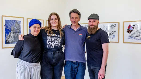 Poezijo Makse Samsa so v grafiko preslikali (z leve): Iva Tratnik, Neža Perovšek, Erik Mavrič in Adrijan Praznik