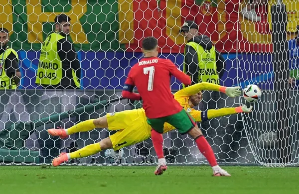 Jan Oblak je ubranil prvo enajstmetrovko Cristianu Ronaldu.