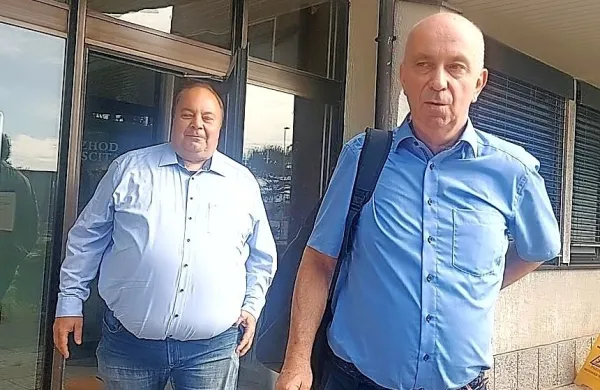 Jakob Marušič (levo)  in  odvetnik  Gorazd  Fišer  