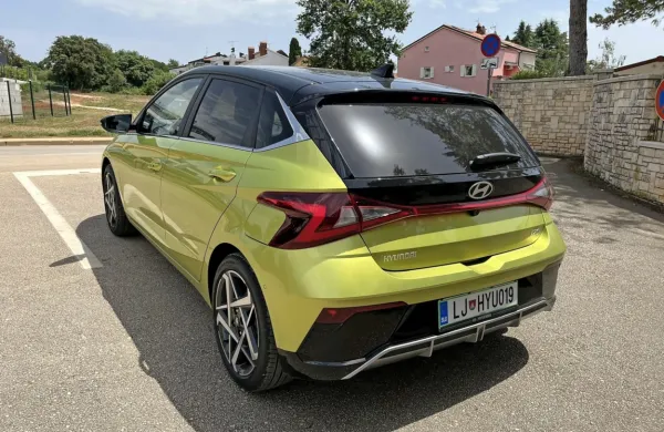Na pol poti do nove četrte generacije je bil i20 deležen nekaterih 
posodobitev in izboljšav.
