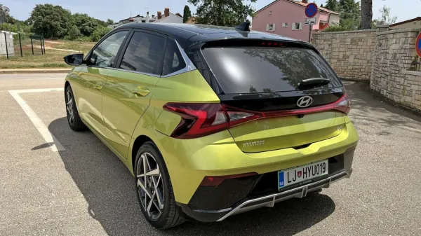 Na pol poti do nove četrte generacije je bil i20 deležen nekaterih 
posodobitev in izboljšav.