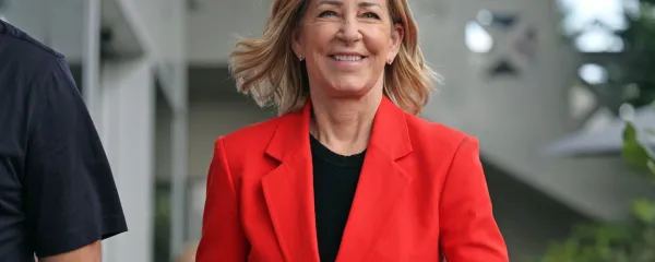 Življenjska zgodba, ki jo je spisala in izživela legendarna ameri&scaron;ka tenisačica Christine Marie "Chris" Evert, je tako značilno ameri&scaron;ka, tako jetsetovska, da bi bolj ne mogla biti