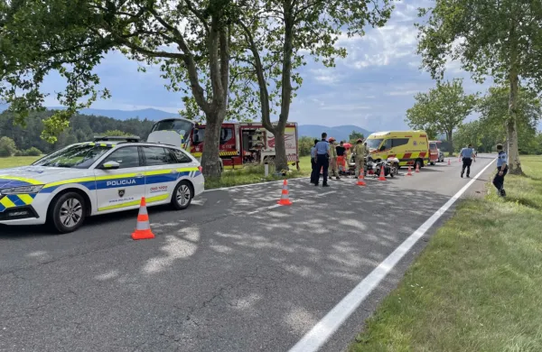 Poljski  motorist  se je  v nesreči lažje  poškodoval,  po    prvi  pomoči in  
zdravniški  oskrbi so  ga  odpeljali  v izolsko  bolnišnico. 