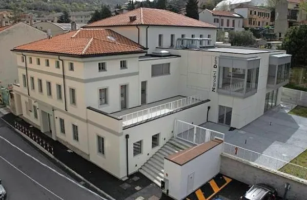 Narodni dom pri Svetem Ivanu bodo brezplačno prenesli   na 
organizacije slovenske narodne skupnosti.