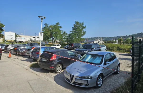 Parkirišče pri avtokampu Lucija