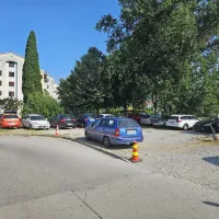 Parkirišče pri nekdanji gostilni Koblar