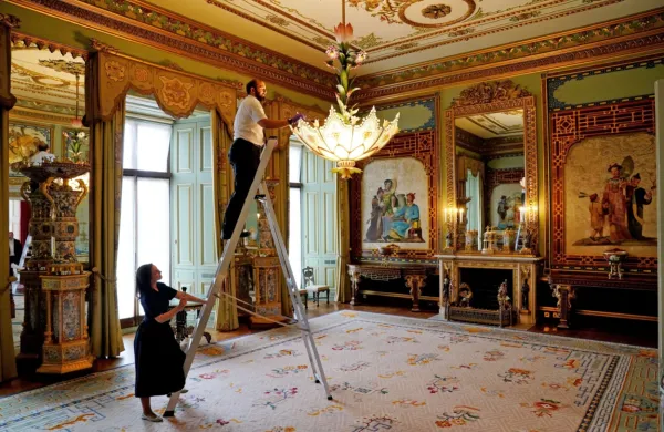 Javnost si bo lahko ogledala vzhodno krilo Buckinghamske   
palače.