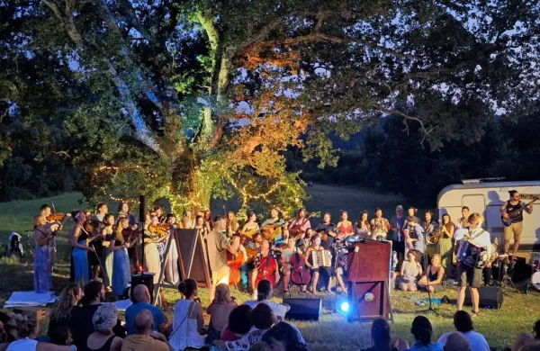 Premiera orkestra ETNOHIsTERIA v Tru&scaron;kah (FOTO, VIDEO)