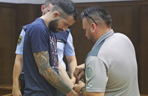  Brazilec  Romulo De Souza Silva  je    nekaj dni pripora preživel  v 
forenzični  enoti  mariborskega kliničnega  centra.  