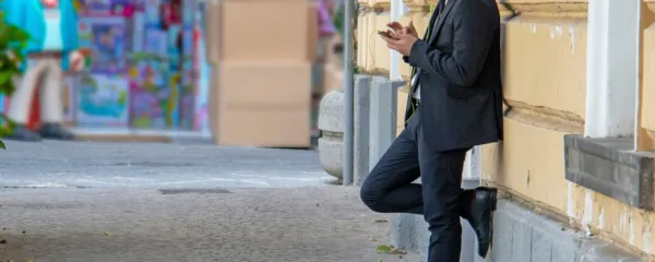 Sprostite in opogumite se. Prav nič manj možati ne boste, če boste 
z veseljem skrbeli za svojo podobo in oblačila.