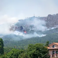 (POŽAR) Ponoči bodo posku&scaron;ali požar omejiti in ga zaustaviti