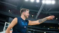 Luka Dončić v reklami divje vozi ob spremljavi balkanske uspe&scaron;nice