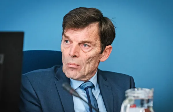  Direktor zavoda za šolstvo Vinko Logaj se bo konec septembra 
upokojil.
