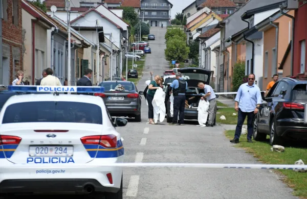 V Daruvarju na severovzhodu Hrvaške je danes dan žalovanja po 
ponedeljkovem napadu v domu za starejše, v katerem je bilo 
ubitih šest ljudi, toliko je bilo tudi ranjenih.