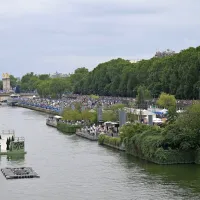 Olimpijske igre Pariz 2024: otvoritvena poezija na Seni in ob njej