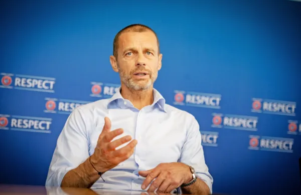 Aleksander Čeferin je zelo ponosen na svojo družino, ki mu ves čas 
stoji ob strani. Kmalu pa se jim bo pridružil še nov član ali članica, 
ki ga bo klical dedek.