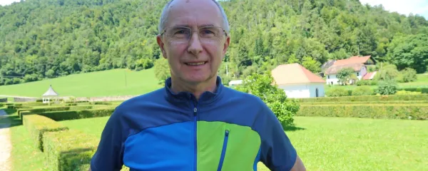 Intervju z Marjanom Brade&scaron;kom: Da umetni, a vedno tudi naravni inteligenci. In hoji!