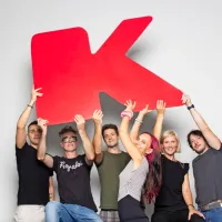 Ustvarjalci startup podjetja Hopalai, ki  se posvečajo ustvarjanju 
vplivnih izobraževalnih orodij. 