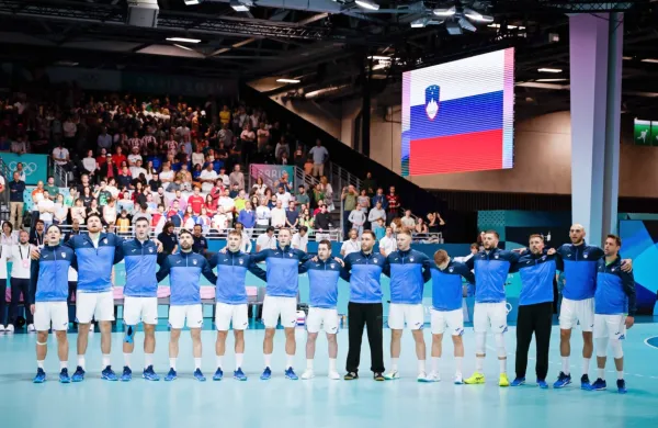 Slovenija je dosegla prvo zmago v francoski prestolnici.