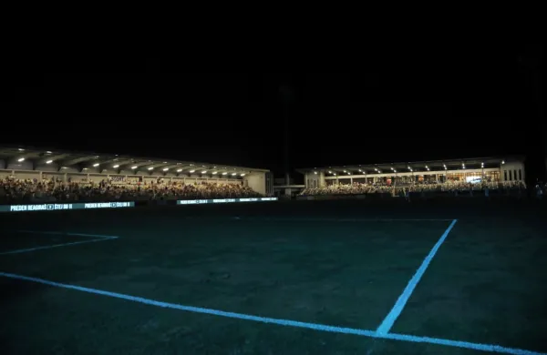 Malo pred koncem tekme med Koprom in Olimpijo je stadion 
Bonifika ovila tema.