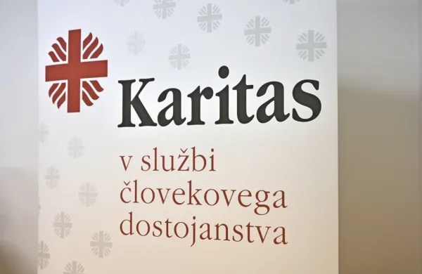 Slovenska karitas je po lanskih ujmah razdelila skoraj 13 milijonov 
evrov pomoči.