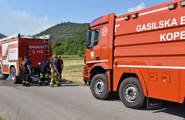 Vse gasilske organizacije na območju občin morajo takoj in do 
preklica zagotavljati stalno dosegljivost odgovornih oseb, tehnično brezhibnost gasilske opreme in tehnike ter povečano 
pripravljenost operative.