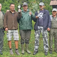 Zmagovalci ribiškega tekmovanja v sredini