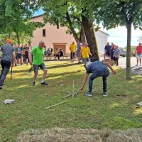 Največ navdušenja je požela pastirska igra tolčenje koze, ki so jo 
izvedli nekdanji domači pastirji.