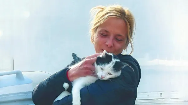 Andrejka Maklič, prijateljica vseh mačk, svoje sokrajane osvešča 
tudi o pomenu kastracije in sterilizacije prostoživečih mačk. 