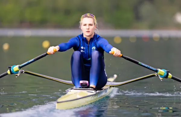 Veslačica izolskega kluba Nina Kostanjšek se je na olimpijskih 
igrah uvrstila v finale C, ki bo v soboto.