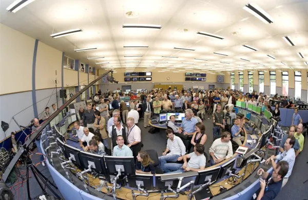 Švicarski znanstveni center CERN še vedno shranjuje podatke na 
magnetni trak.