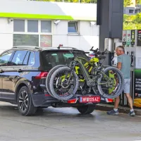 Da bodo pedalirali, najprej potrebujejo bencin.