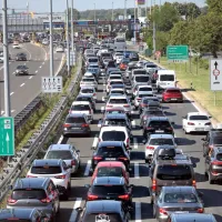 Pred cestninsko postajo Lučko pri Zagrebu nastajajo najdaljše 
kolone v širši regiji.