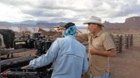 Pod režijo filma Obzorje: Ameriška saga - drugo poglavje se 
podpisuje Kevin Costner, ki je v filmu tudi zaigral v glavni vlogi.