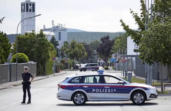 19-letnika, ki je  želel z eksplozivom ter orožjem z ostrim rezilom 
ubiti sebe in večje število ljudi, so aretirali včeraj.